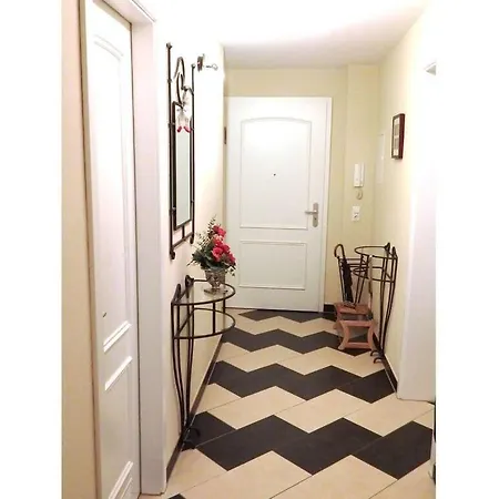 Josephine Comfortable